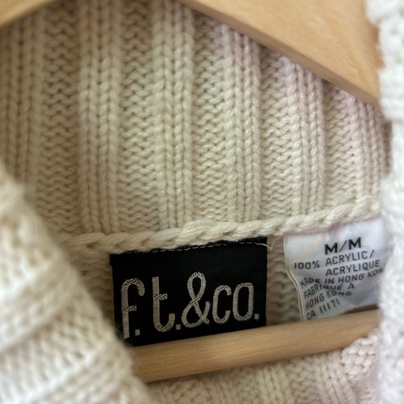 Geometric Patterned Sweater - Picture 5 of 5